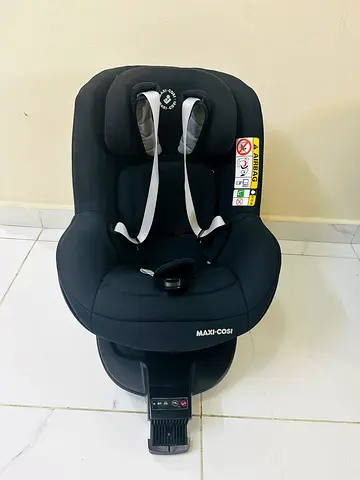 Maxi-Cosi Car Seat with ISOFIX Base