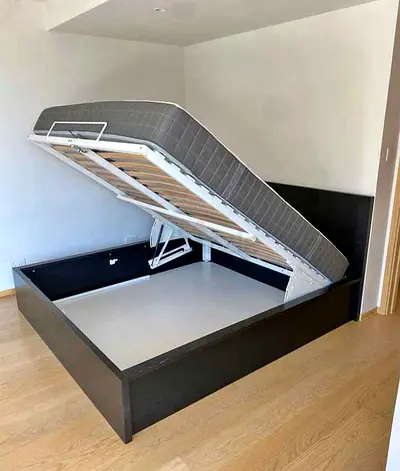 Ikea queen size hydraulic bed with Ikea mattress