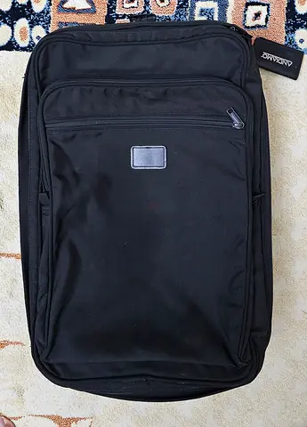 للبيع شنطة سفر حتفظة للبدل والقمصان من Andiamo Andiamo Garment Trolley 
Lightly used