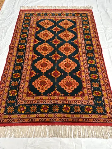 vintage 129 x 183 cm Handmade Stunning Persian Shiraz Carpet 36U