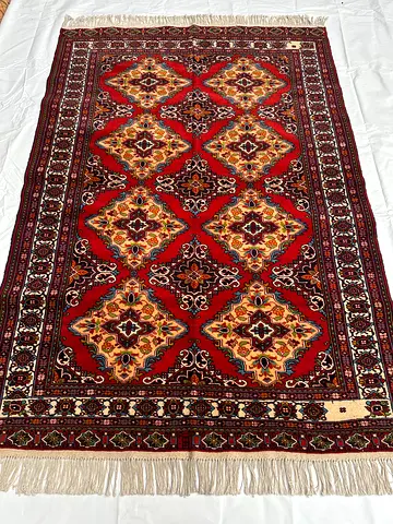 vintage 134 x 195 cm Handmade Stunning Persian Shiraz Carpet 34U
