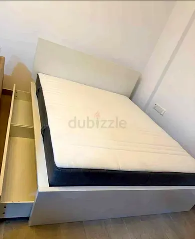‎Malam queen size bed 160/200cm bed , 2 storage drawers underneath and with Ikea mattress