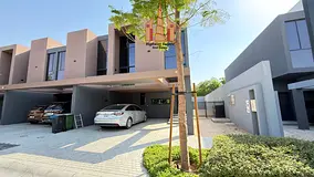 Elegant 3BR Corner Villa For Rent In Robinia Masaar