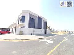 Corner villa, ready for first occupier, in a prime location close to services