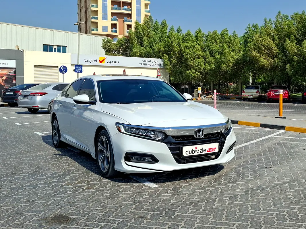Honda Accord 2020 — photo 1 of 15