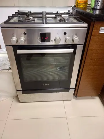 Bosch letest model 4 burner full gas cooker
