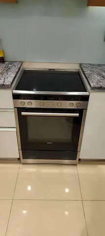 Siemens full electric cooker 60cm oven with fan all working