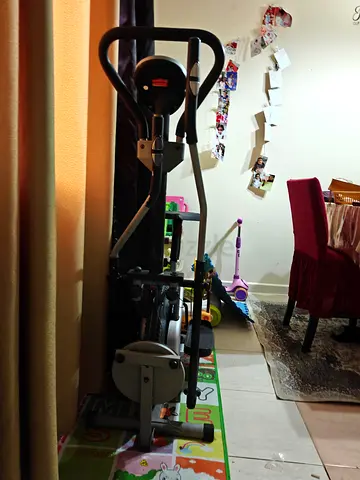 Elliptical trainer/Exercise machine