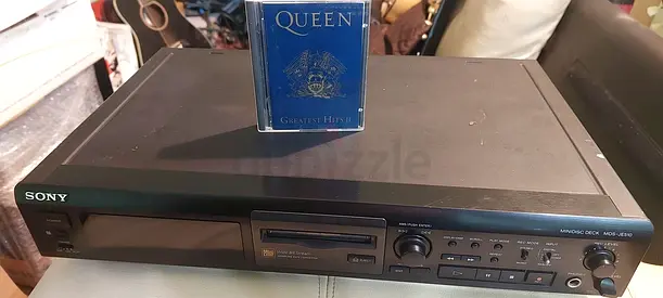 SONY MINIDISC PLAYER RECORDER WITH QUEEN M.D.