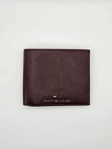 Tommy Hilfiger Slim Fold Wallet - Elegance Redefined