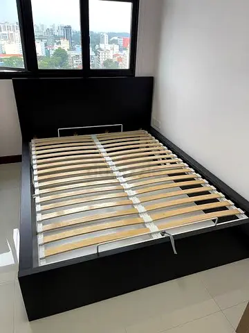 Ikea king size hydraulic bed with Ikea mattress