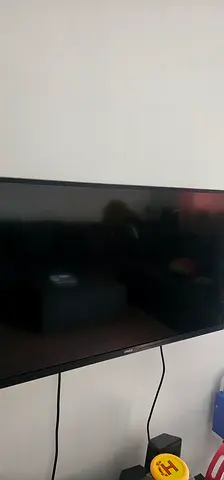 Star-X 32 Inch LED TV With Built In Receiver T2/S2, HDMI, USB Black 32LB650V