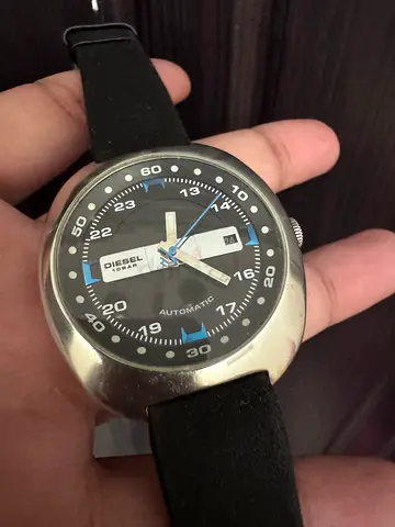 Diesel DZ7052 Automatic