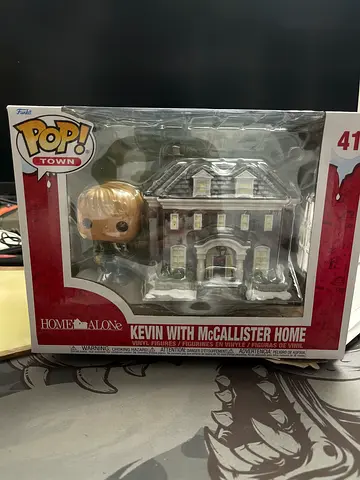 Limited Edition Home Alone Funko Pop: Kevin with McCallister Home