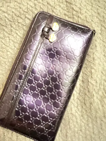 Gucci zippy wallet