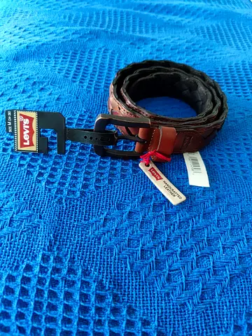 Levis belt-size 32