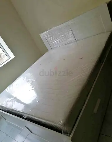 IKEA brimness king size bed with headboard+ 4 big storage drawers underneath with IKEA mattress 180×