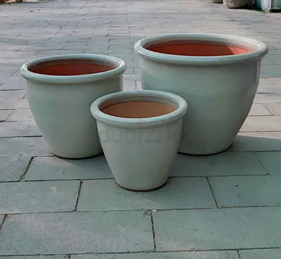 Elegant Set of 3 Ceramic Plant Pots for Your Garden