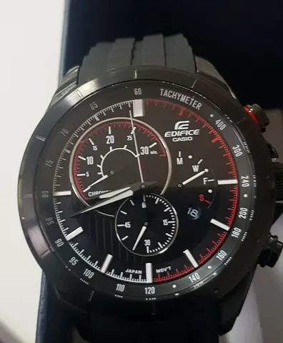 Stylish Mens Sport Watch with Sleek Design