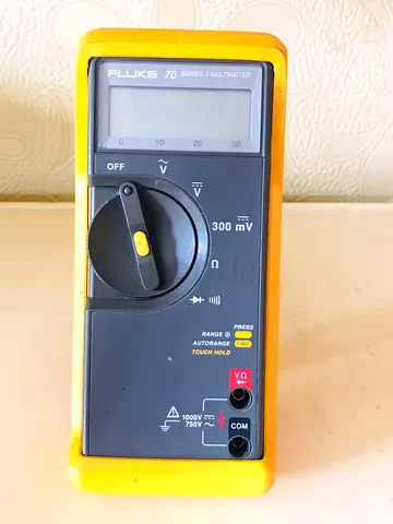 FLUKE 70 SERIES 2 DIGITAL MULTI METER