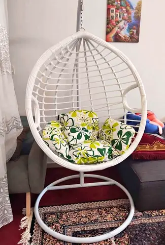 Chic and Cozy Hanging Egg Chair for Trendy Interiors