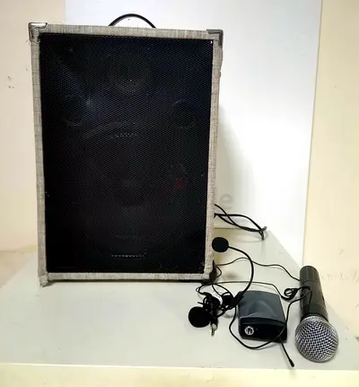 RARE Portable Amplifier Professional rechargeable Sound Speaker with 3 sets of mics