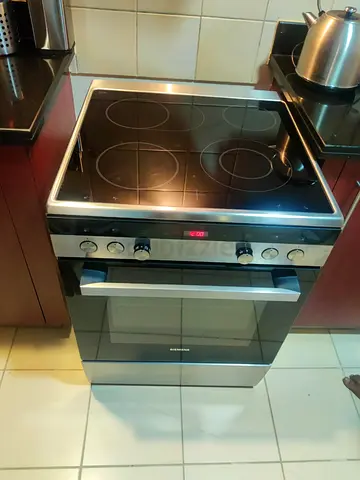 Siemens Electric Stove 60x60cm HK9R3A250M