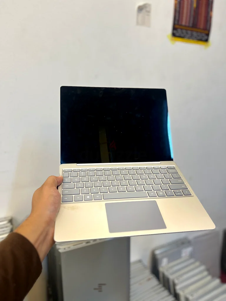 Microsoft Surface Go i5 10th 16gb ram 256gb ssd dubizzle