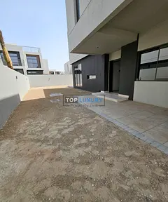 COMMUNITY VIEW | CLOSE TO AMENITIES | SINGLE ROW