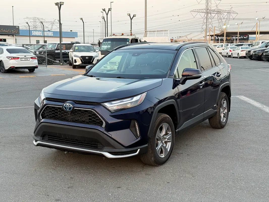 Toyota Rav 4 2022 — photo 1 of 17