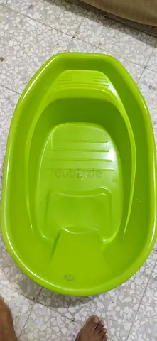 Bright Green Baby Bath Tub for Easy Bath Time