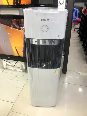 Bottom load water dispenser