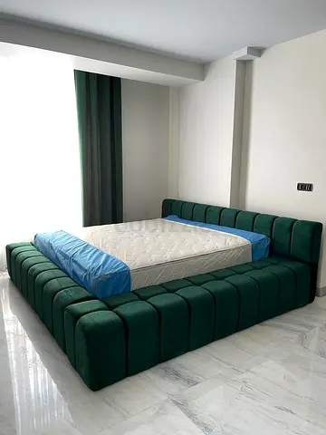Modern Luxurious Green Velvet Bed Frame For sale