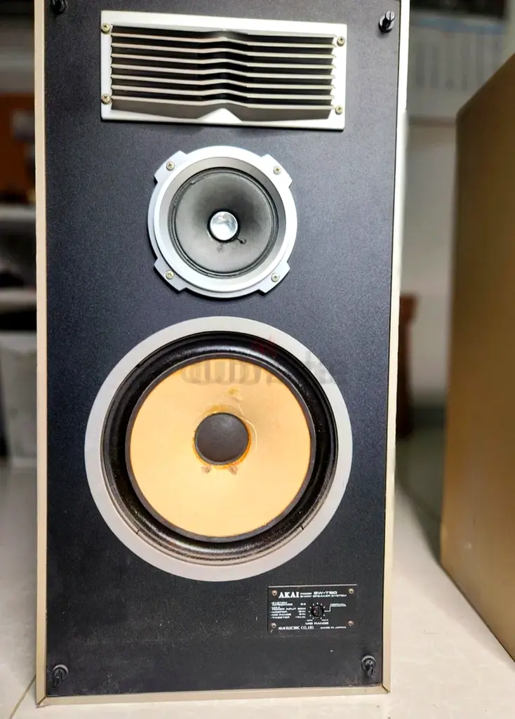 AKAI SW T-50 Vintage Stereo 3 way Speakers Japan | dubizzle Abu Dhabi