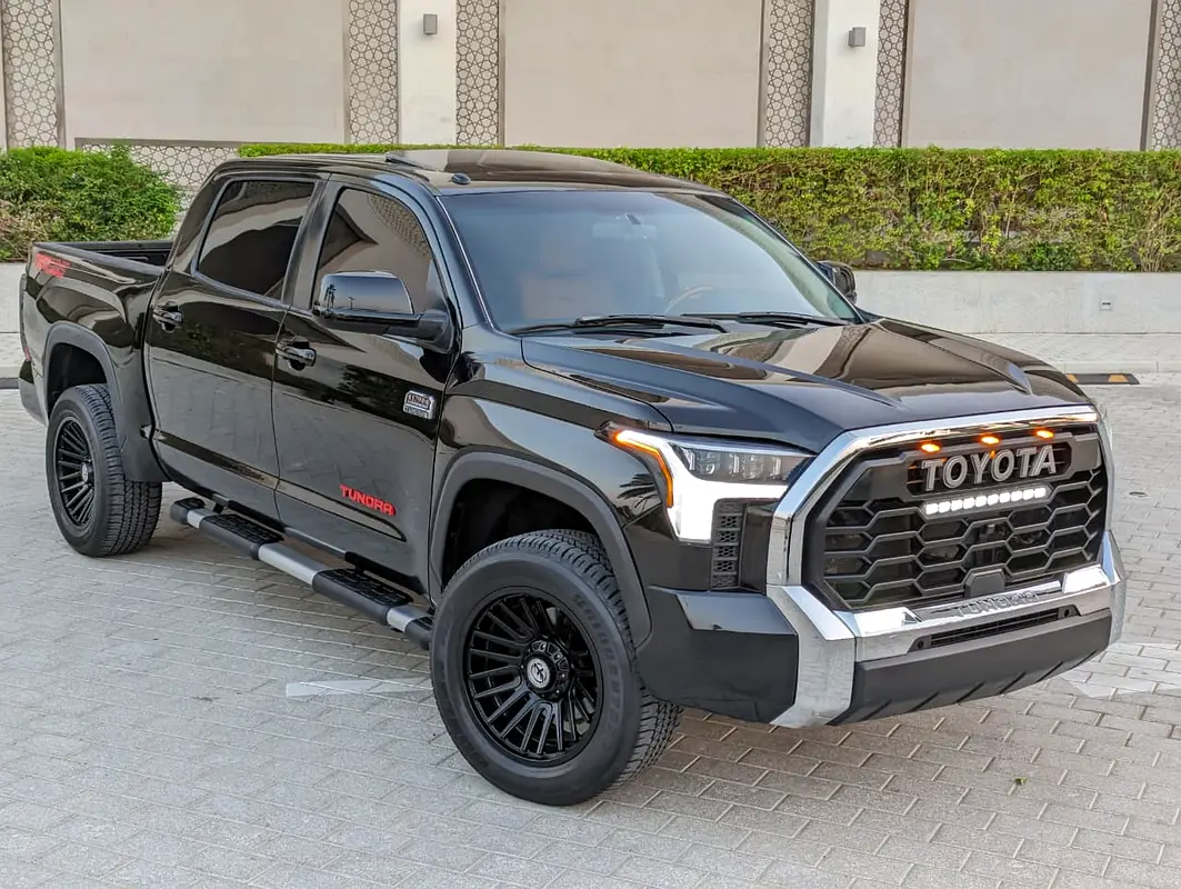 Toyota Tundra 2014 — photo 1 of 20