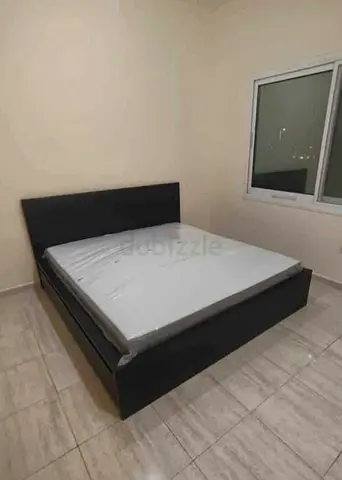 Malam king size bed 180/200cm bed , 2 storage drawers underneath and with Ikea mattress