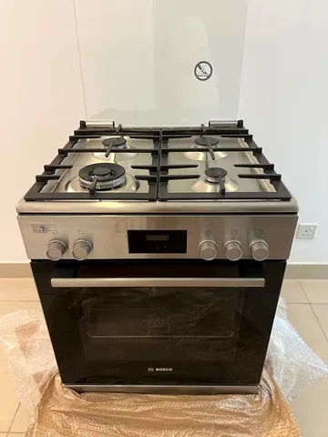 Bosch 4 Gas Burners Cooker Less Used Same like New HGQ320I50M FREE DELIVERY +WARRANTY