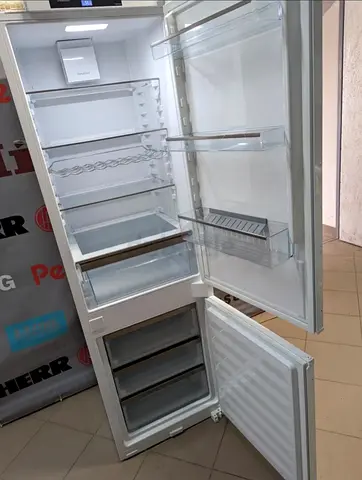 Miele 7th series kFN 7733 F Gala Edition built-in fridge touch screen no frost