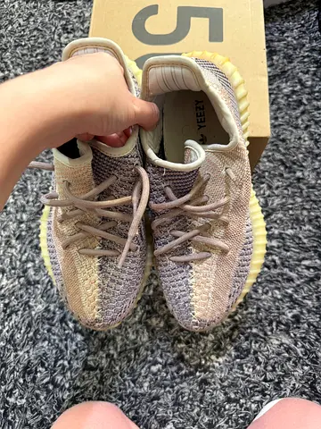 Adidas Yeezy boost ash pearl