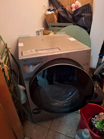 LG 10kg washer and 7kg dryer Fully digital touch display