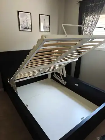 Ikea double size hydraulic bed with Ikea mattress