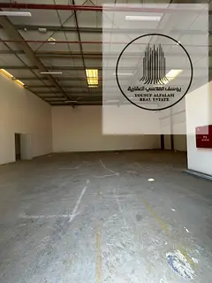 For rent in Umm Al Quwain, a 3,000-square-foot warehouse with 15 kilowatt electricity. Rent is 120,0