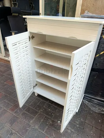 Brand New show rack available