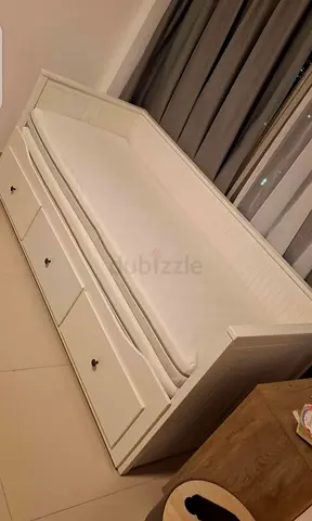 IKEA hamness Day bed with 3 storage drawers underneath and with 2 IKEA mattresses