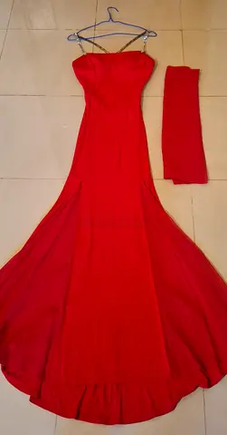 Red Evening Dress with Shall (Cocoon - With Price Tag) فستان سهرة مع شال