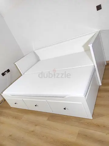 IKEA Hemnes day-bed excellent condition 3 drawers/2 mattresses