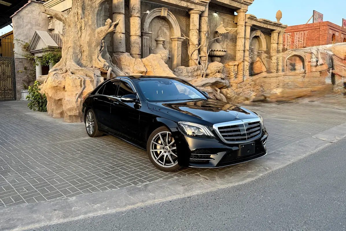 Mercedes-Benz S-Class 2018 — photo 1 of 18