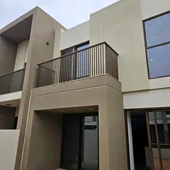 Modern Townhouse Near Pool | Great Rental Price
