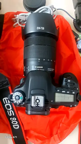 Canon 80D DSLR Camera with 18 -135mm 50mm with tripod bag,original charger and battery and car char