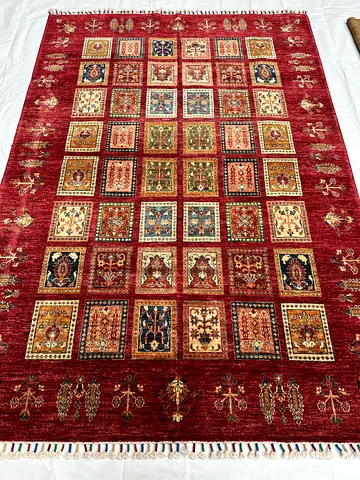 172 x 249 cm | New Handmade Red Bakhtiari Carpet 44U